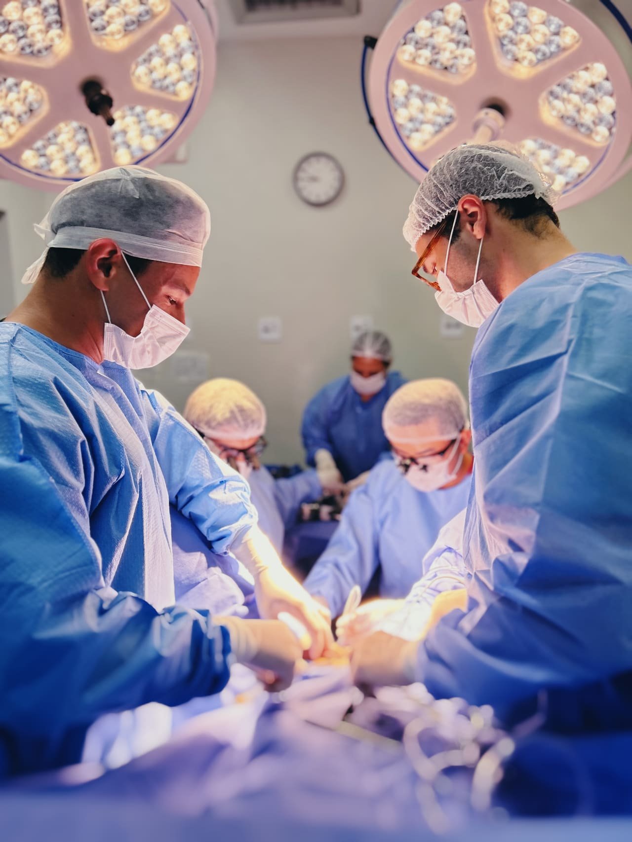 Dr. Juan Mendes — cirurgia reconstrutiva e implantes