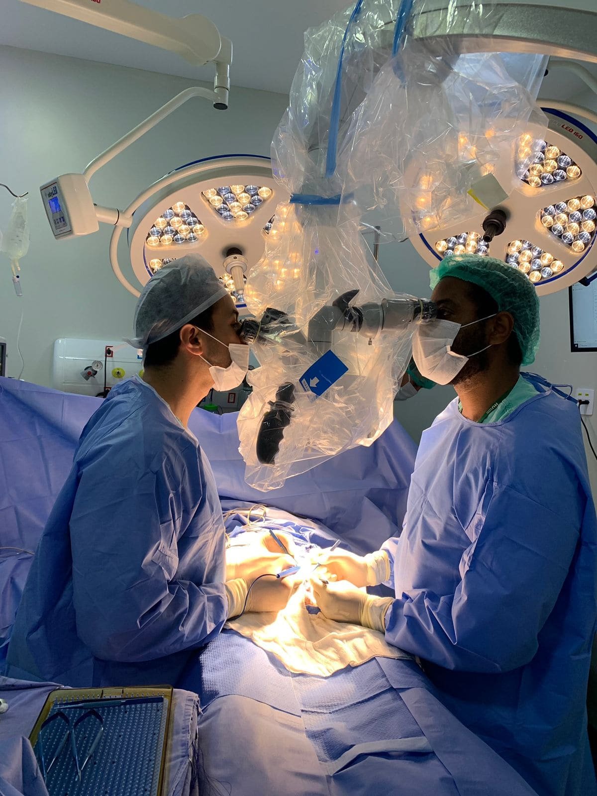 Dr. Juan Mendes — microcirurgia e infertilidade
